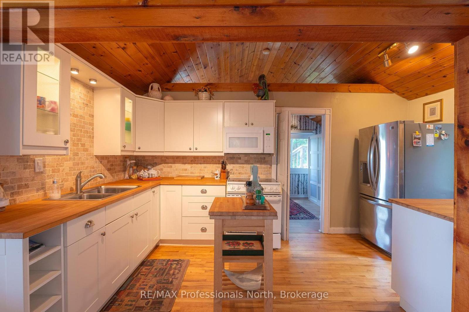 1272 Grierson Trail, Minden Hills, Ontario  K0M 2K0 - Photo 9 - X12361247