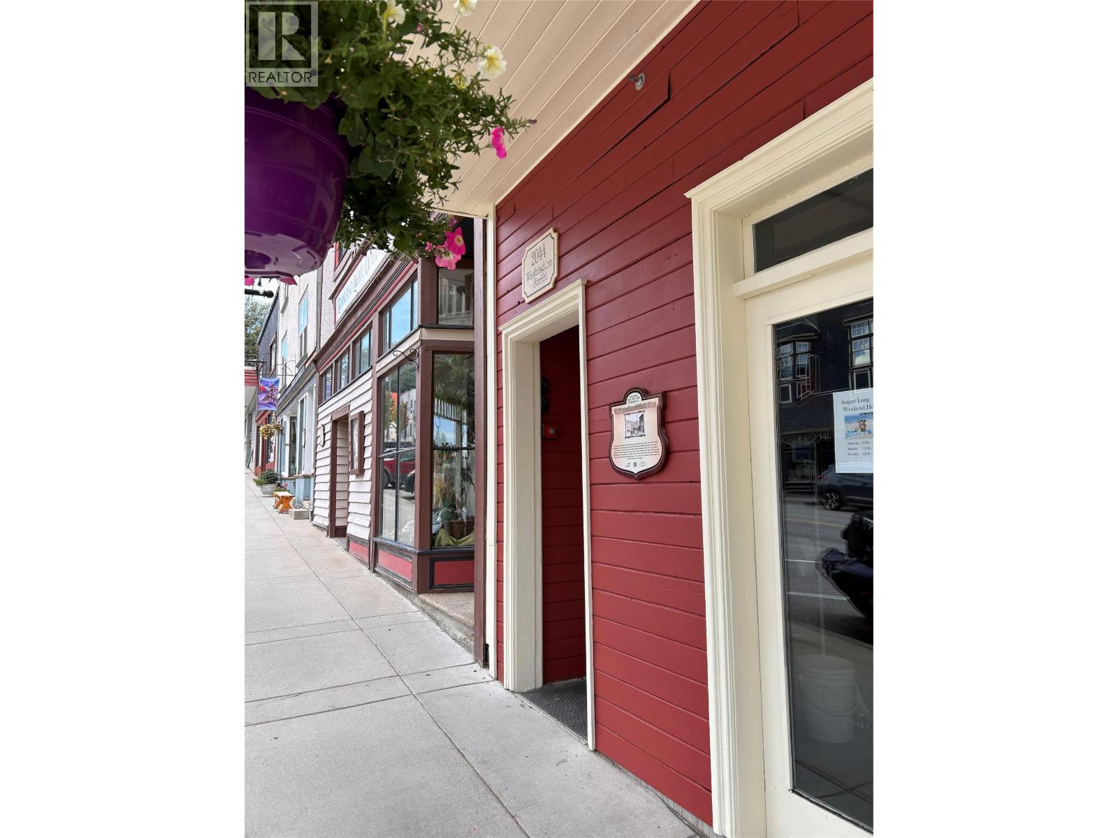 2044 Washington Street Unit# 8, Rossland, British Columbia  V0G 1Y0 - Photo 3 - 10358266