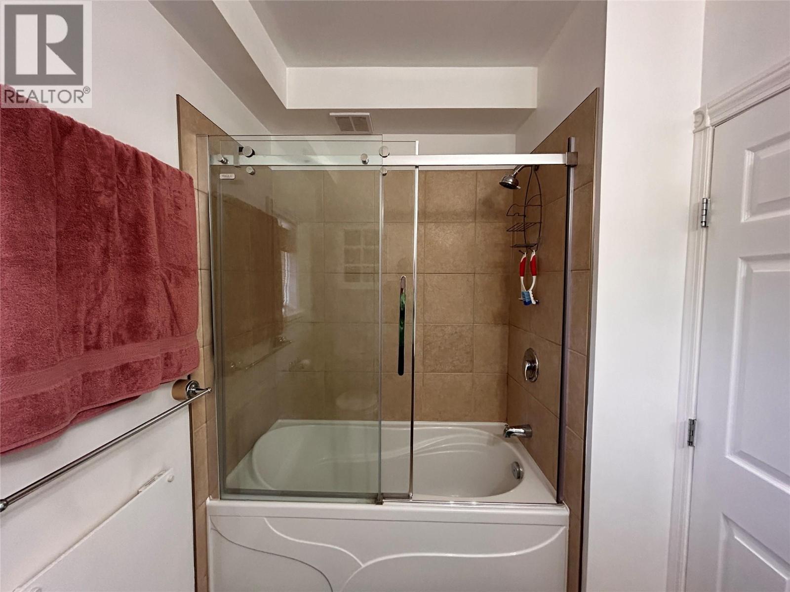 2044 Washington Street Unit# 8, Rossland, British Columbia  V0G 1Y0 - Photo 17 - 10358266