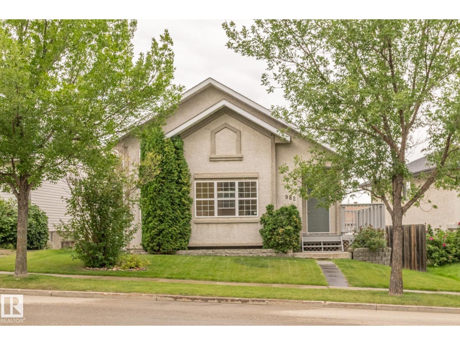 Crystal Heights (Sherwood Park) House for sale:  3 bedroom 1,689 sq.ft. (Listed 2025-08-23)