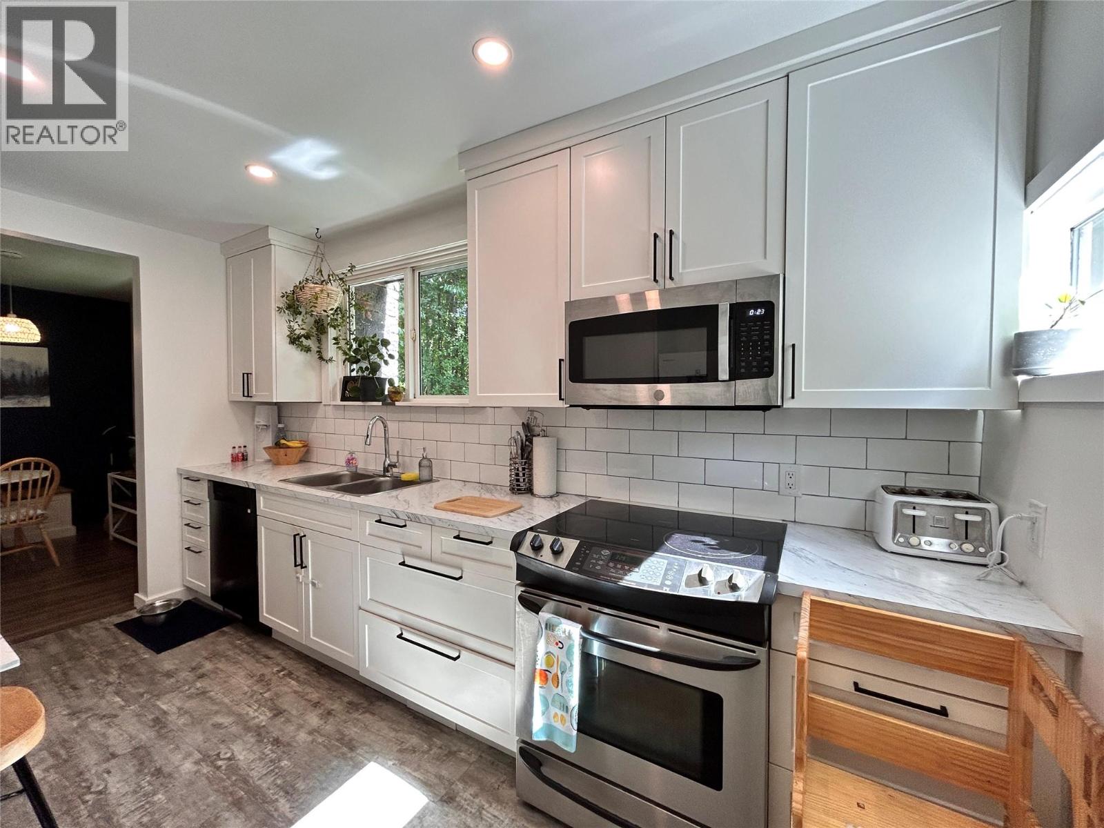 Property at 533 Turner Street image 5