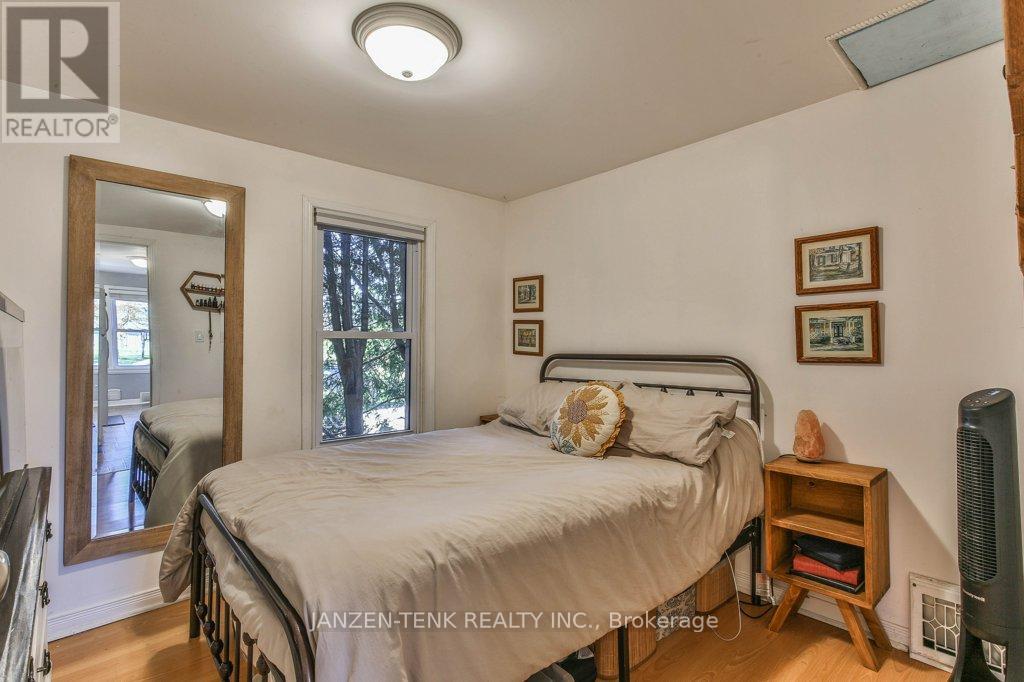 8 George Street, Norfolk, Ontario  N0E 1G0 - Photo 12 - X12278709