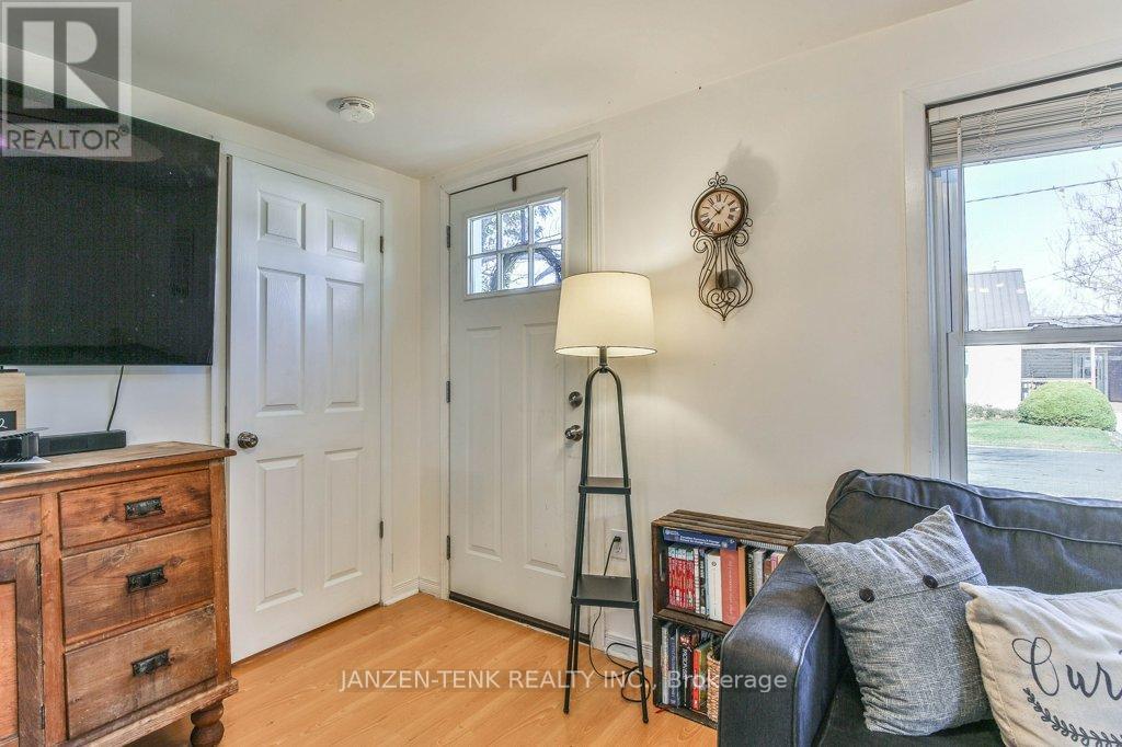 8 George Street, Norfolk, Ontario  N0E 1G0 - Photo 2 - X12278709