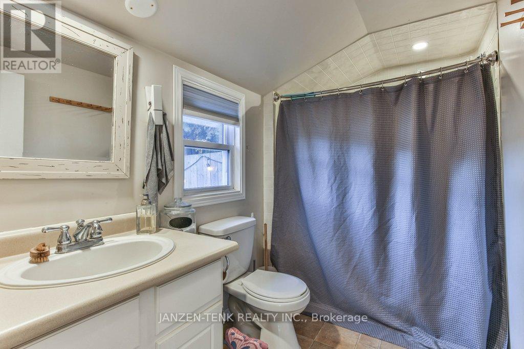 8 George Street, Norfolk, Ontario  N0E 1G0 - Photo 16 - X12278709