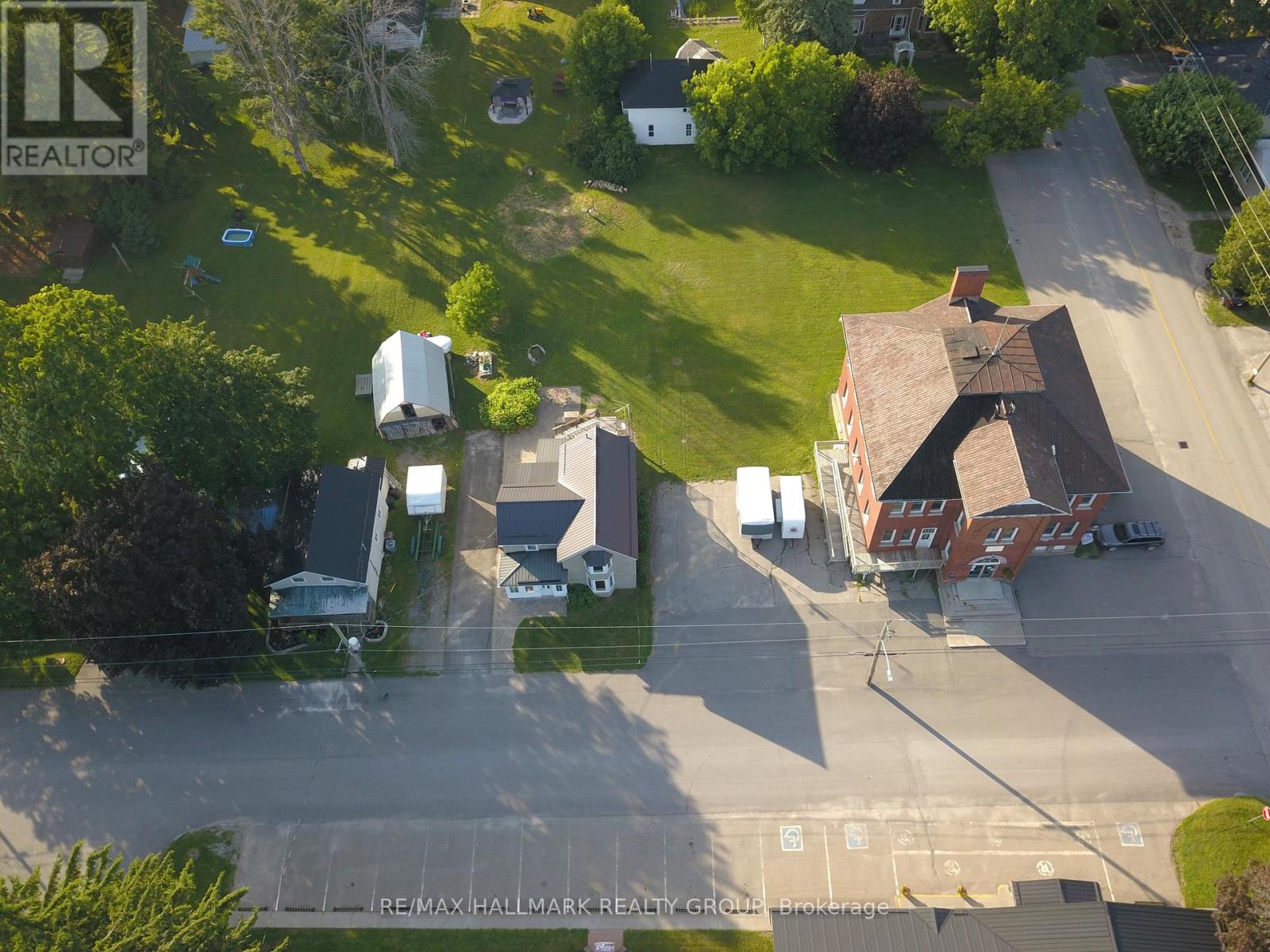 10 Wellington Street E, Athens, Ontario  K0E 1B0 - Photo 2 - X12361263