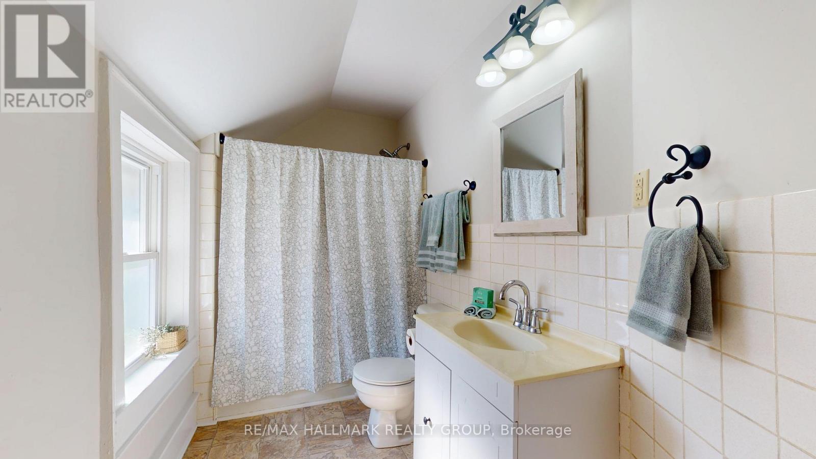 10 Wellington Street E, Athens, Ontario  K0E 1B0 - Photo 6 - X12361263