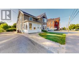 10 WELLINGTON STREET E