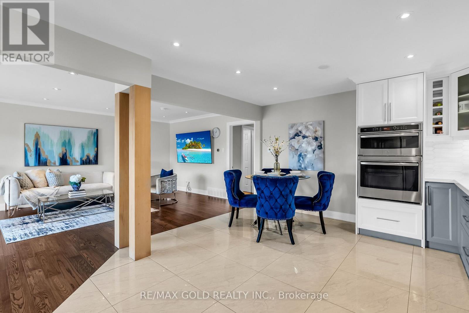 52 Paradelle Crescent, Toronto, Ontario  M3N 1E4 - Photo 19 - W12360789