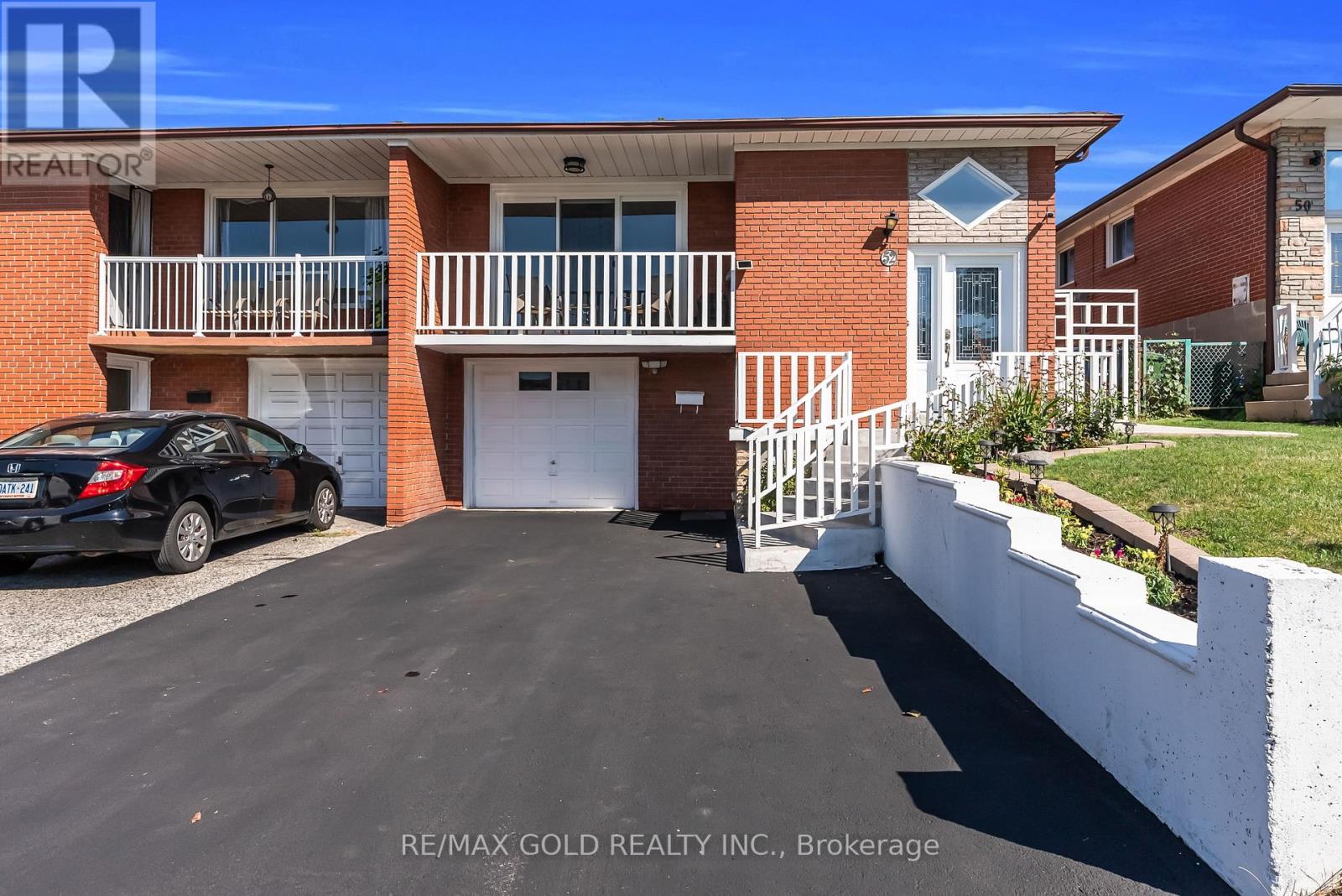 Property at 52 PARADELLE CRESCENT image 2