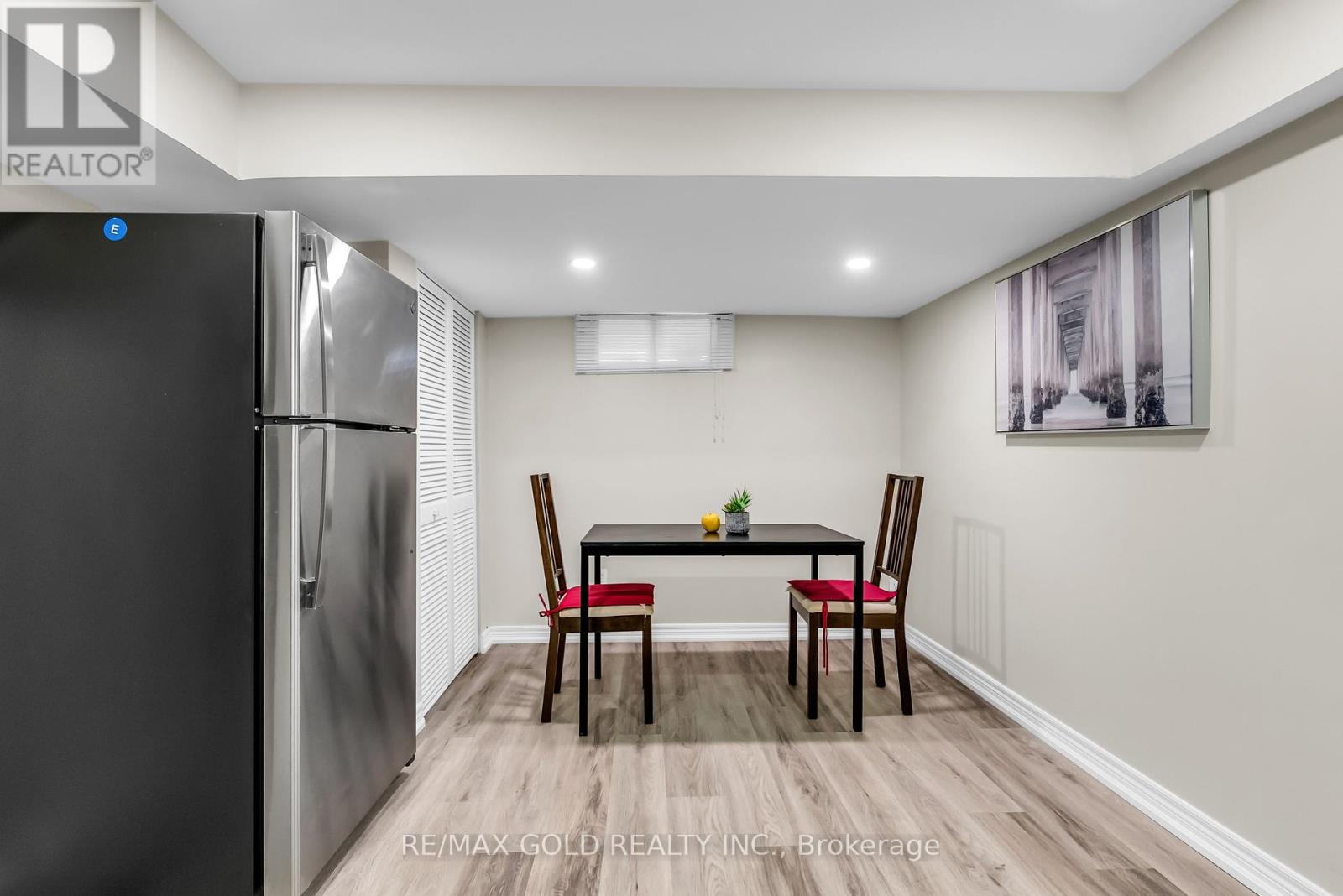 52 Paradelle Crescent, Toronto, Ontario  M3N 1E4 - Photo 34 - W12360789