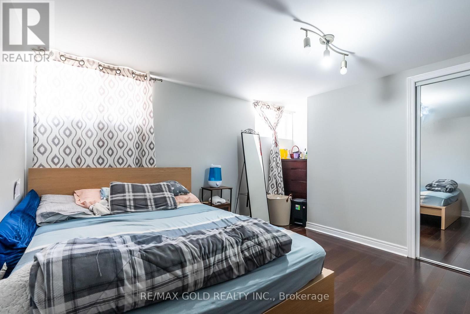 52 Paradelle Crescent, Toronto, Ontario  M3N 1E4 - Photo 41 - W12360789