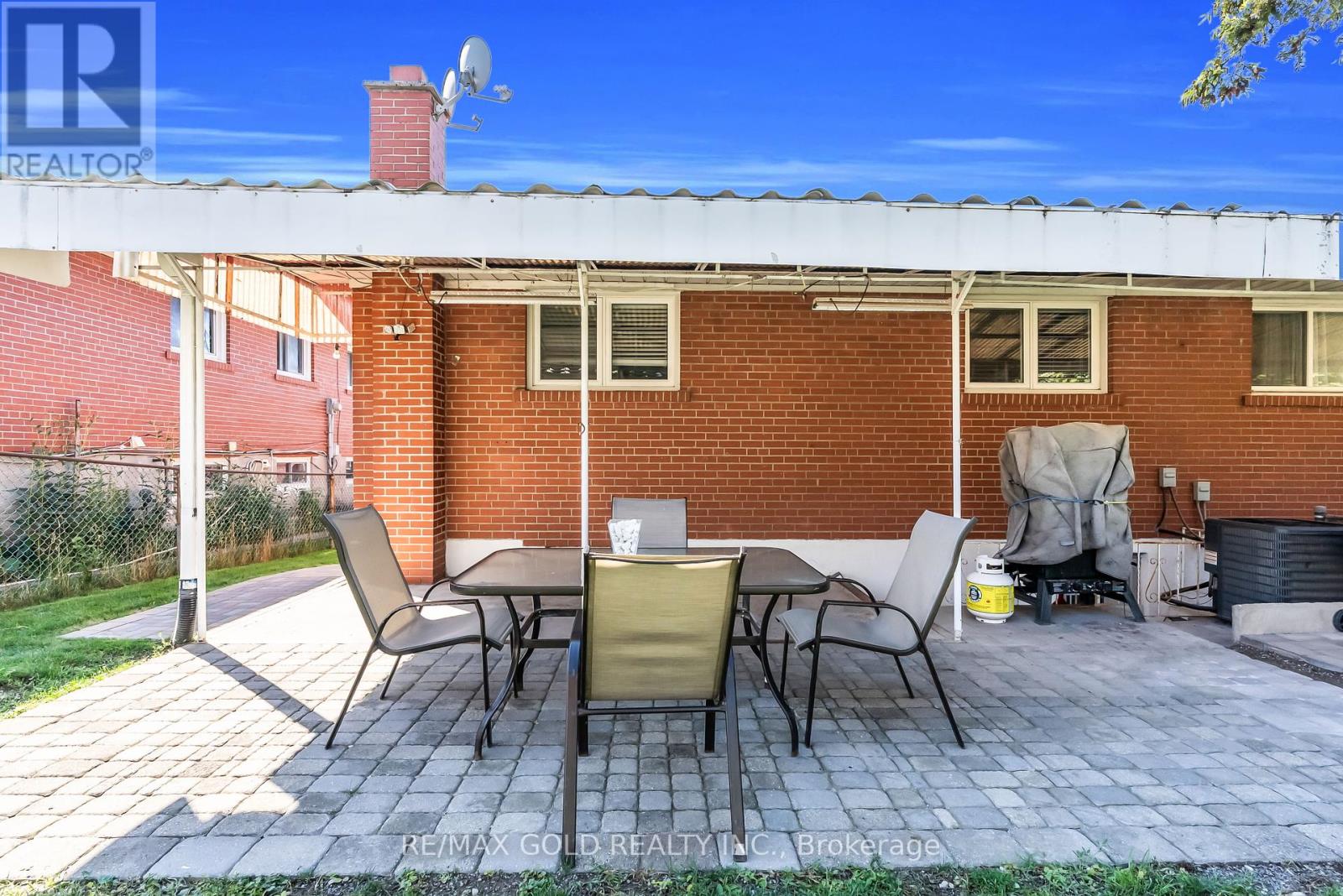 52 Paradelle Crescent, Toronto, Ontario  M3N 1E4 - Photo 45 - W12360789