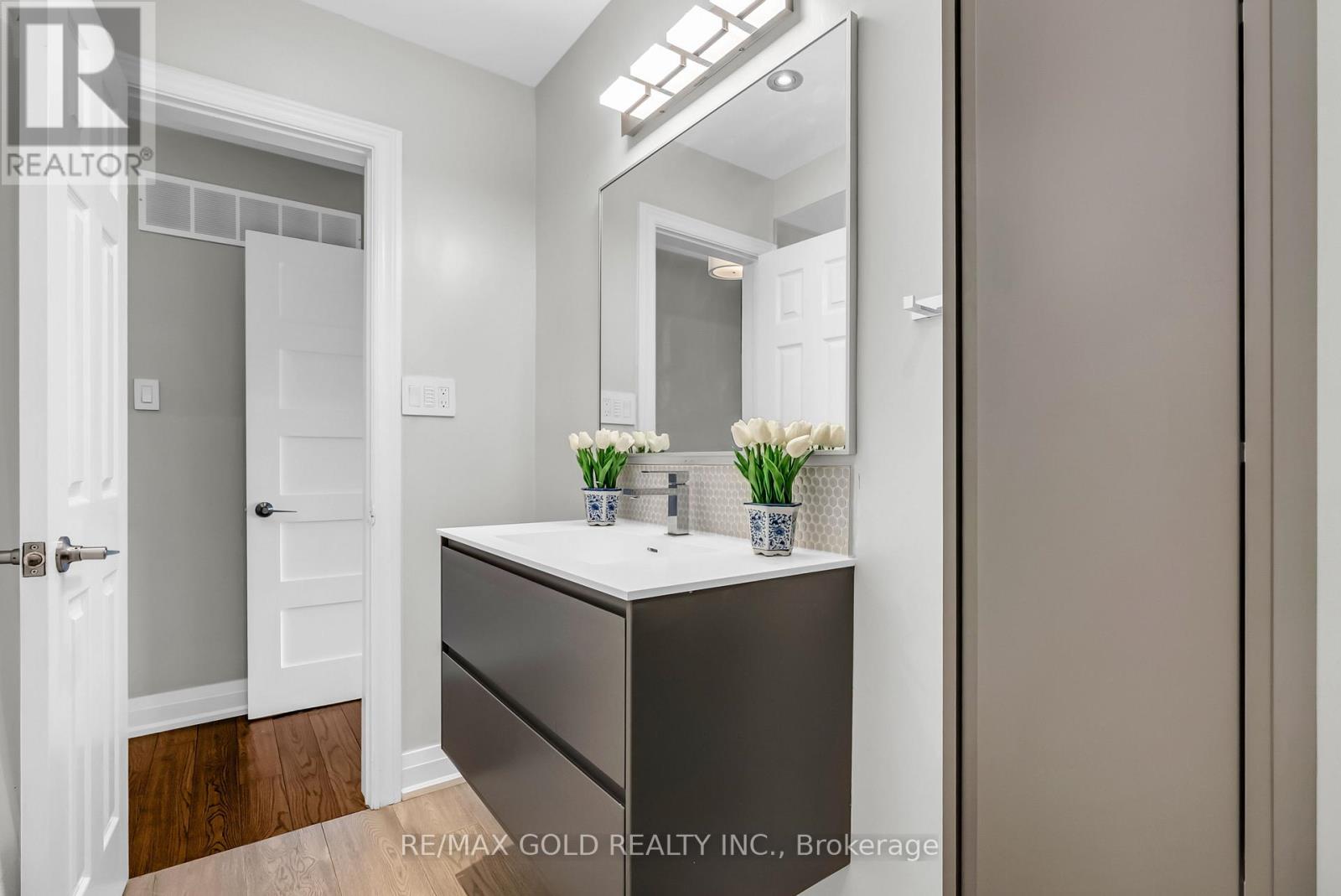 52 Paradelle Crescent, Toronto, Ontario  M3N 1E4 - Photo 28 - W12360789