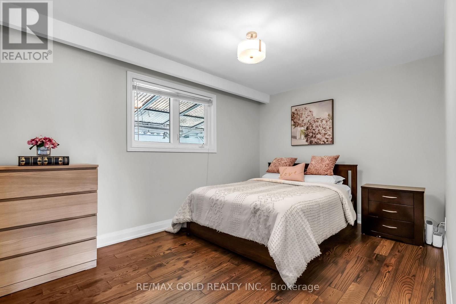 52 Paradelle Crescent, Toronto, Ontario  M3N 1E4 - Photo 22 - W12360789