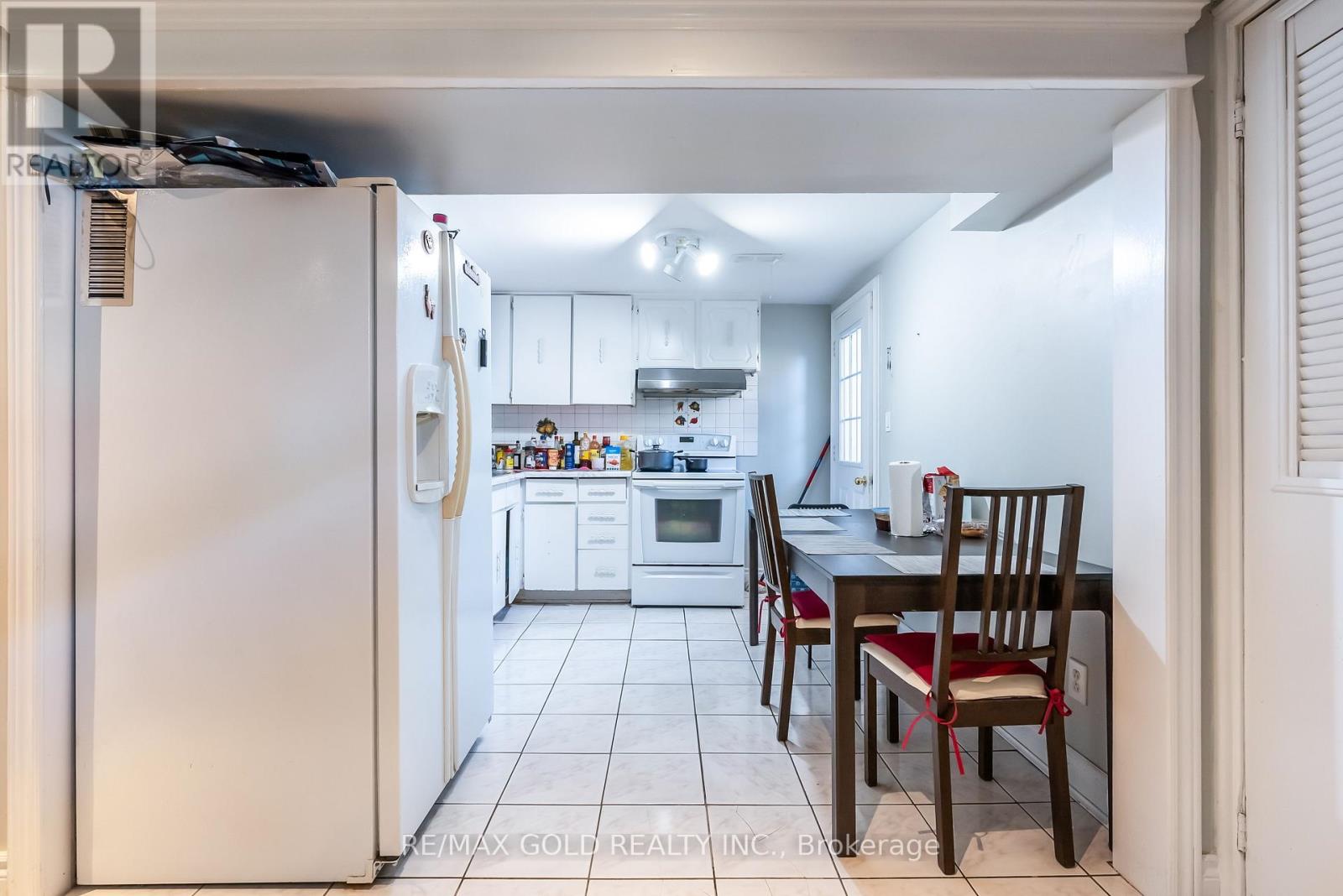 52 Paradelle Crescent, Toronto, Ontario  M3N 1E4 - Photo 39 - W12360789