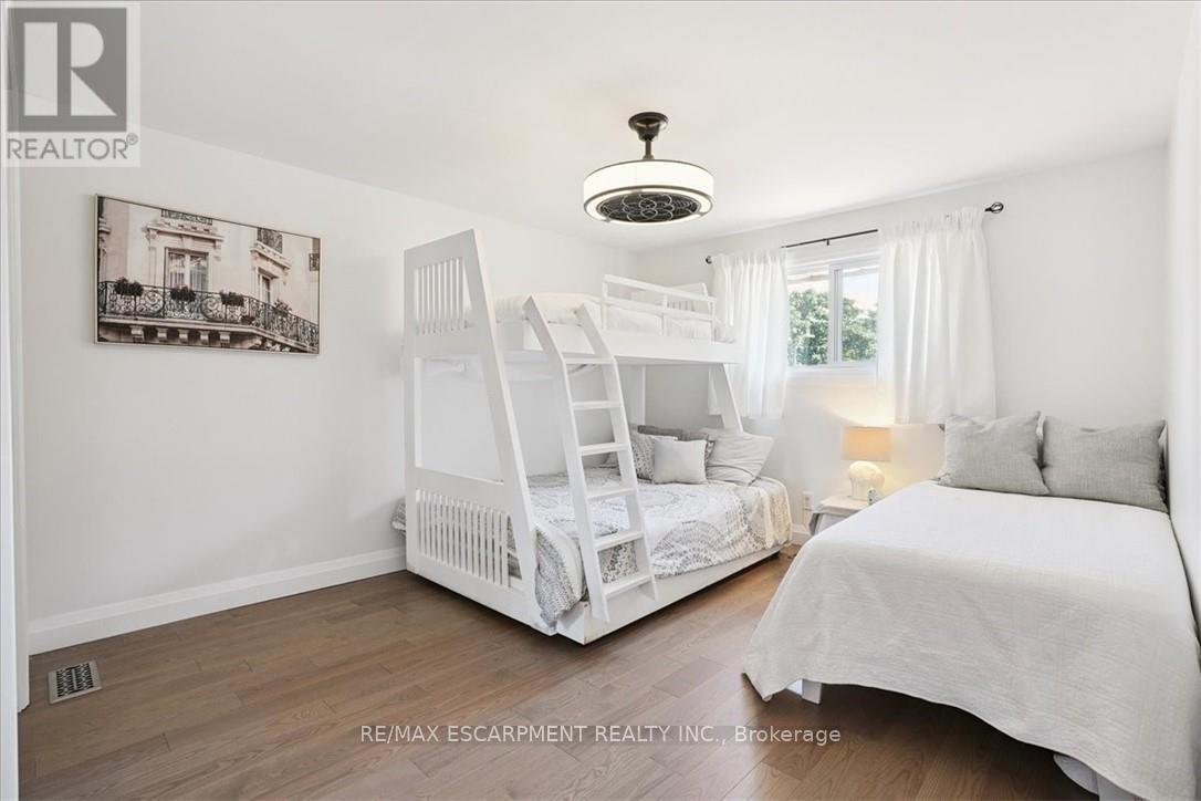 93 Westgate Park Drive, St. Catharines, Ontario  L2N 5X1 - Photo 22 - X12361249
