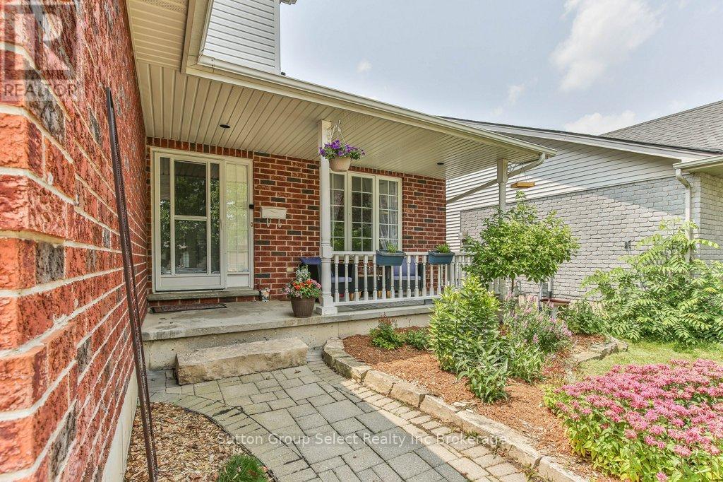 21 Heron Avenue, Woodstock, Ontario  N4T 1T1 - Photo 3 - X12361259