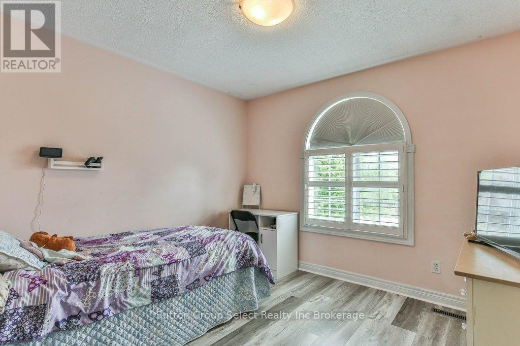 21 Heron Avenue, Woodstock, Ontario  N4T 1T1 - Photo 31 - X12361259