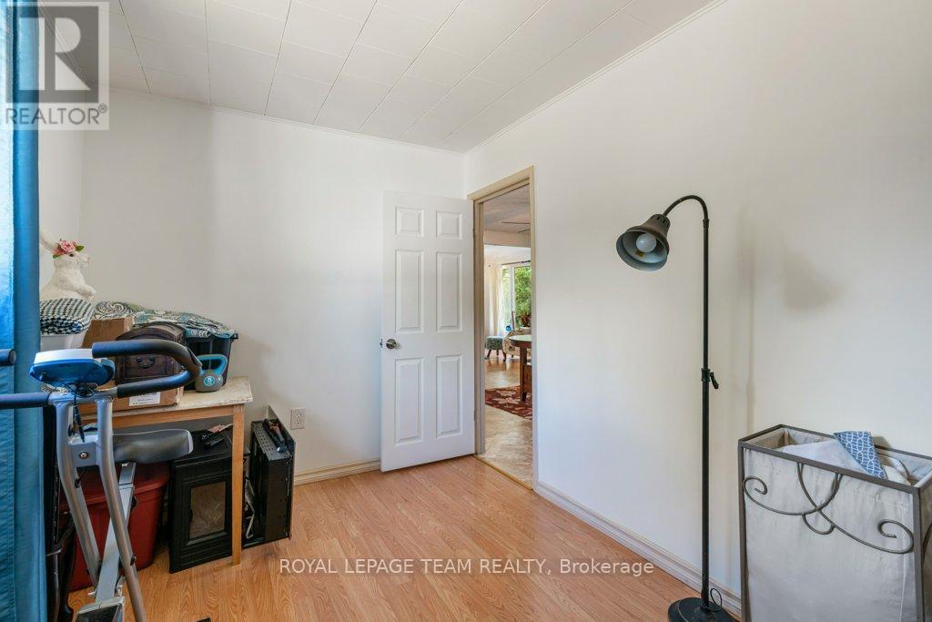 24 Beach Avenue, South Dundas, Ontario  K0E 1K0 - Photo 18 - X12361279