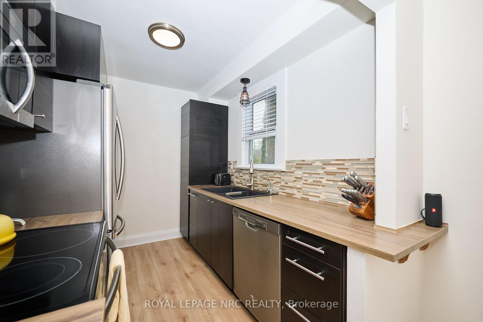 27 Victoria Street, St. Catharines, Ontario L2S 2L1 - Photo 10 - X12361271