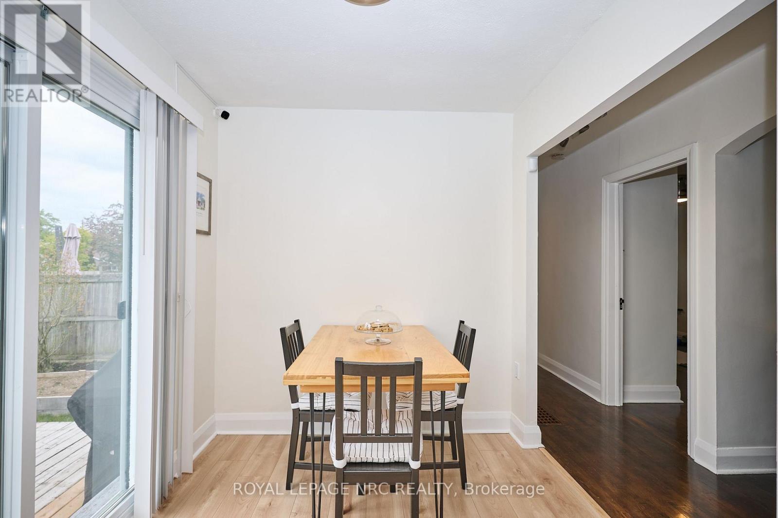 27 Victoria Street, St. Catharines, Ontario L2S 2L1 - Photo 11 - X12361271