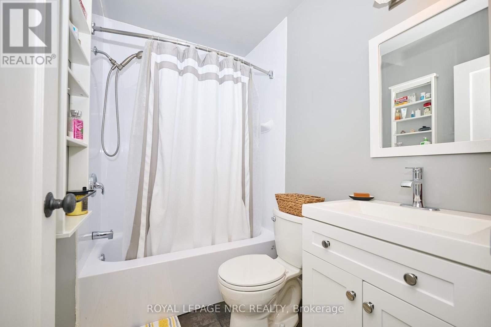 27 Victoria Street, St. Catharines, Ontario L2S 2L1 - Photo 15 - X12361271