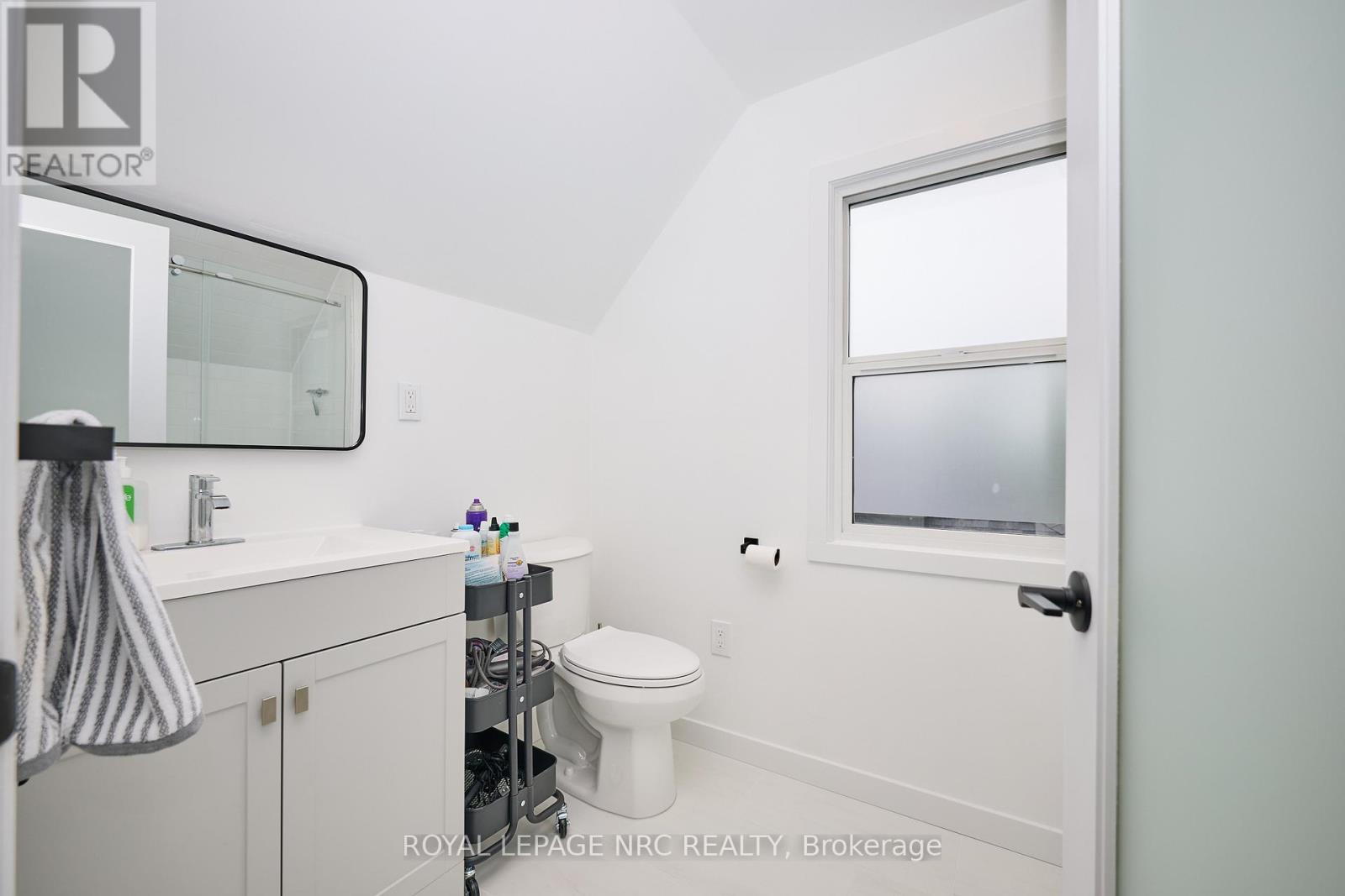 27 Victoria Street, St. Catharines, Ontario L2S 2L1 - Photo 22 - X12361271