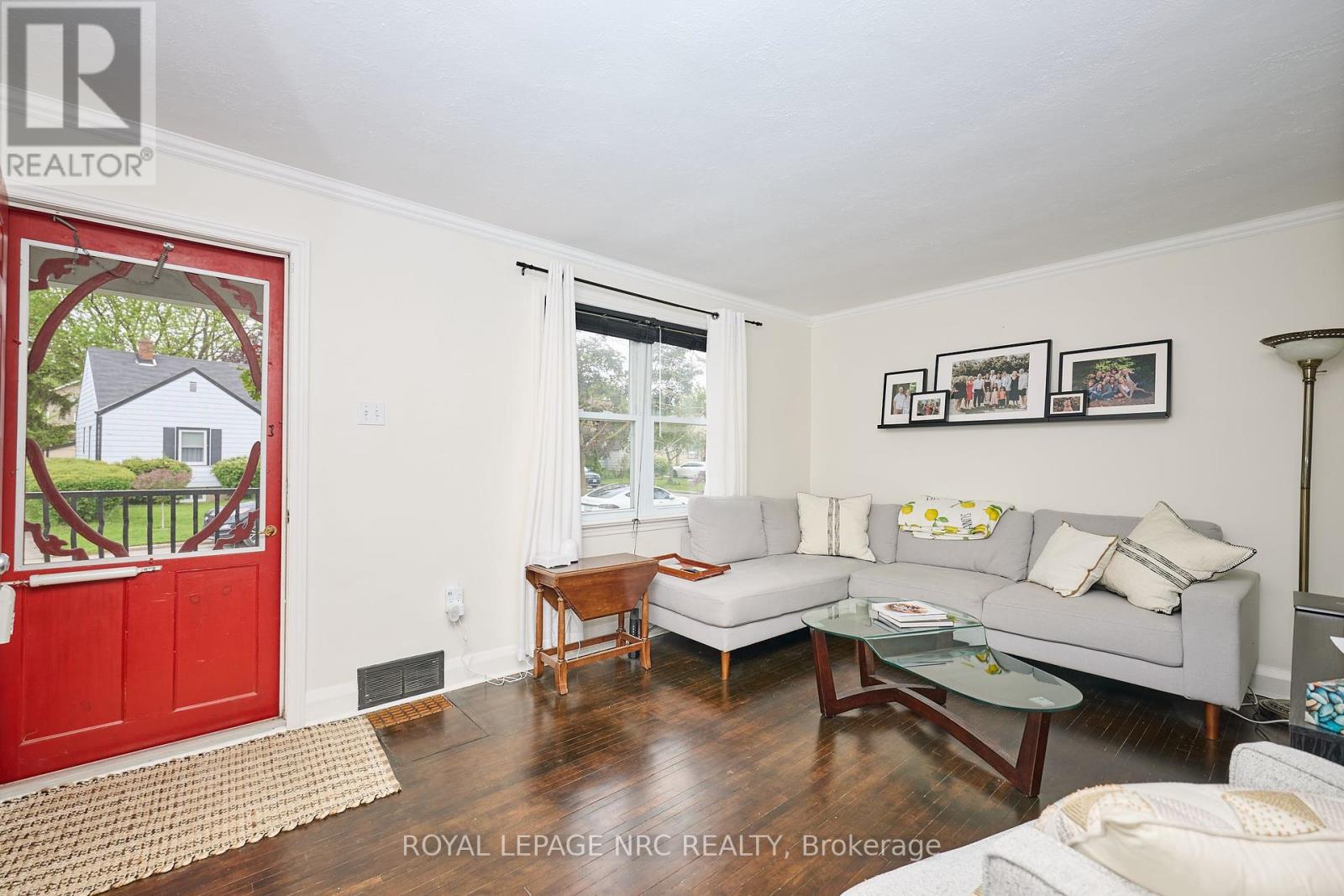 27 Victoria Street, St. Catharines, Ontario L2S 2L1 - Photo 3 - X12361271