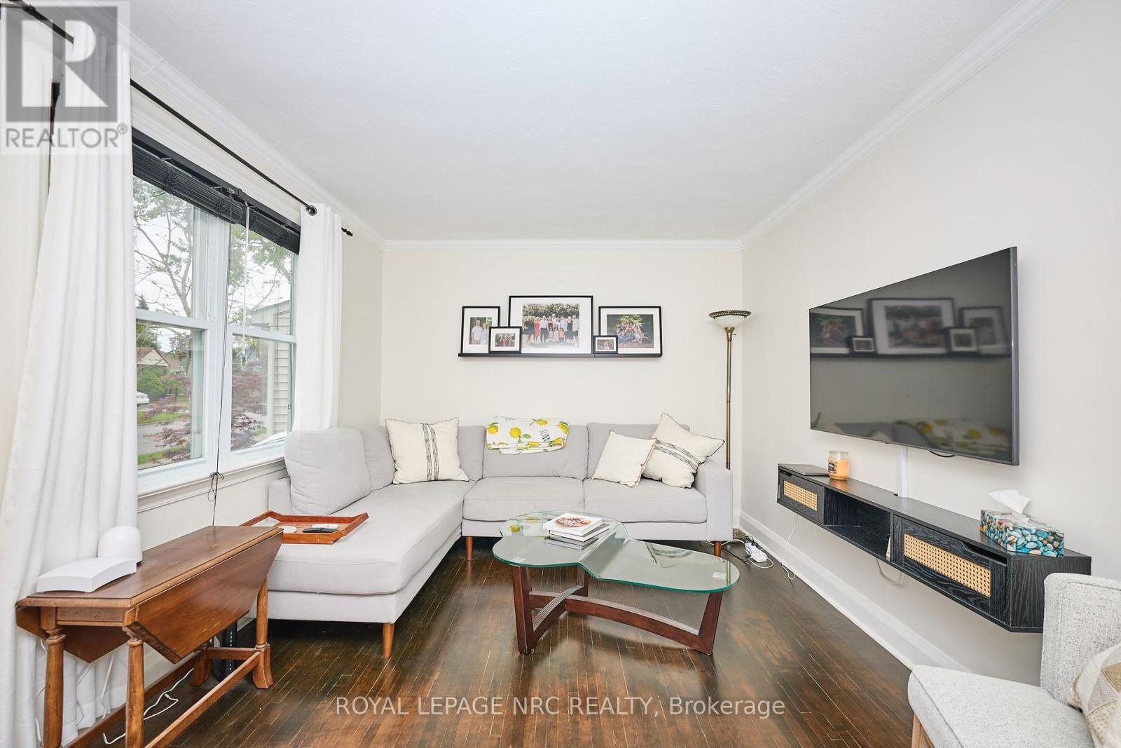 27 Victoria Street, St. Catharines, Ontario L2S 2L1 - Photo 4 - X12361271