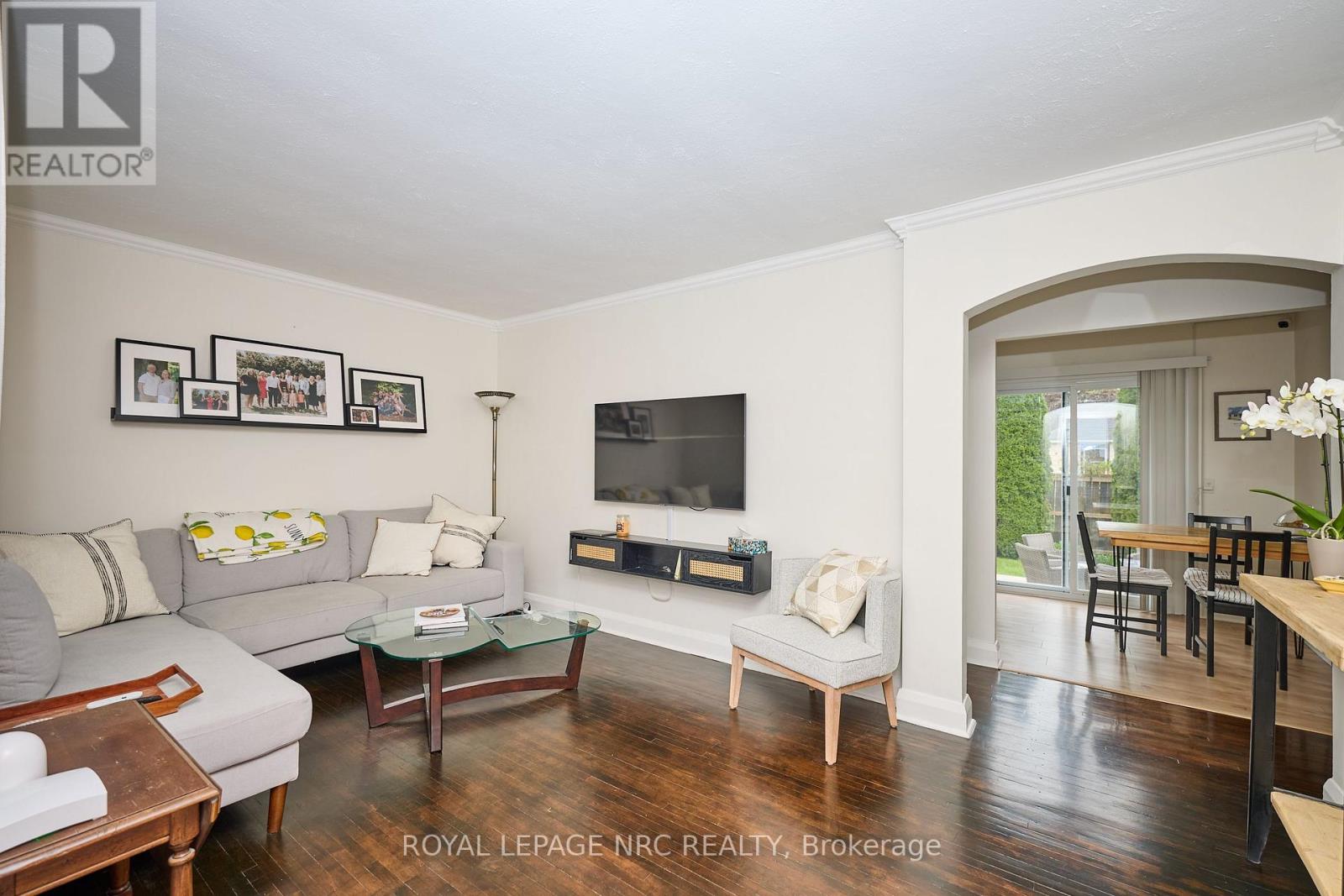 27 Victoria Street, St. Catharines, Ontario L2S 2L1 - Photo 5 - X12361271