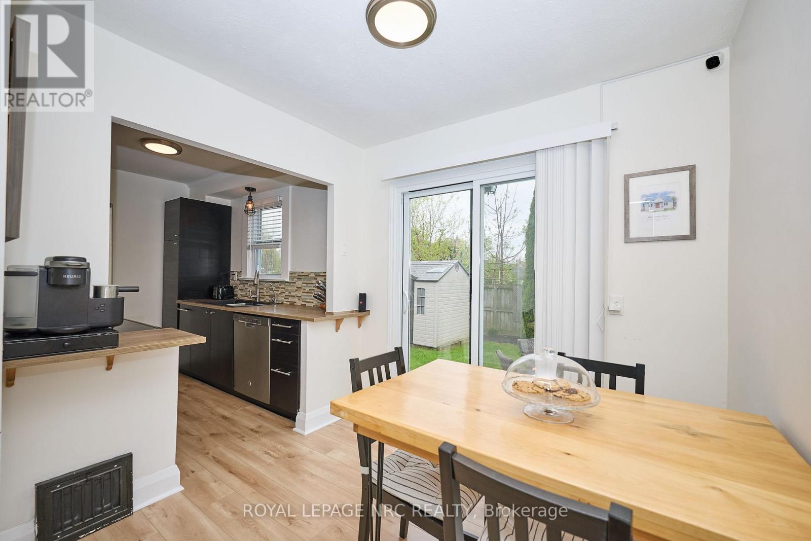 27 Victoria Street, St. Catharines, Ontario L2S 2L1 - Photo 7 - X12361271