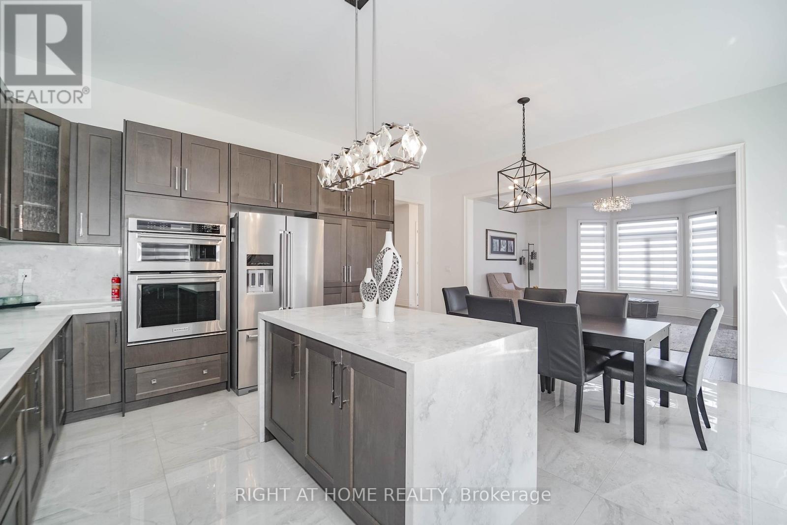 1 Penlea Gate, Brampton, Ontario  L6P 4M7 - Photo 12 - W12361277