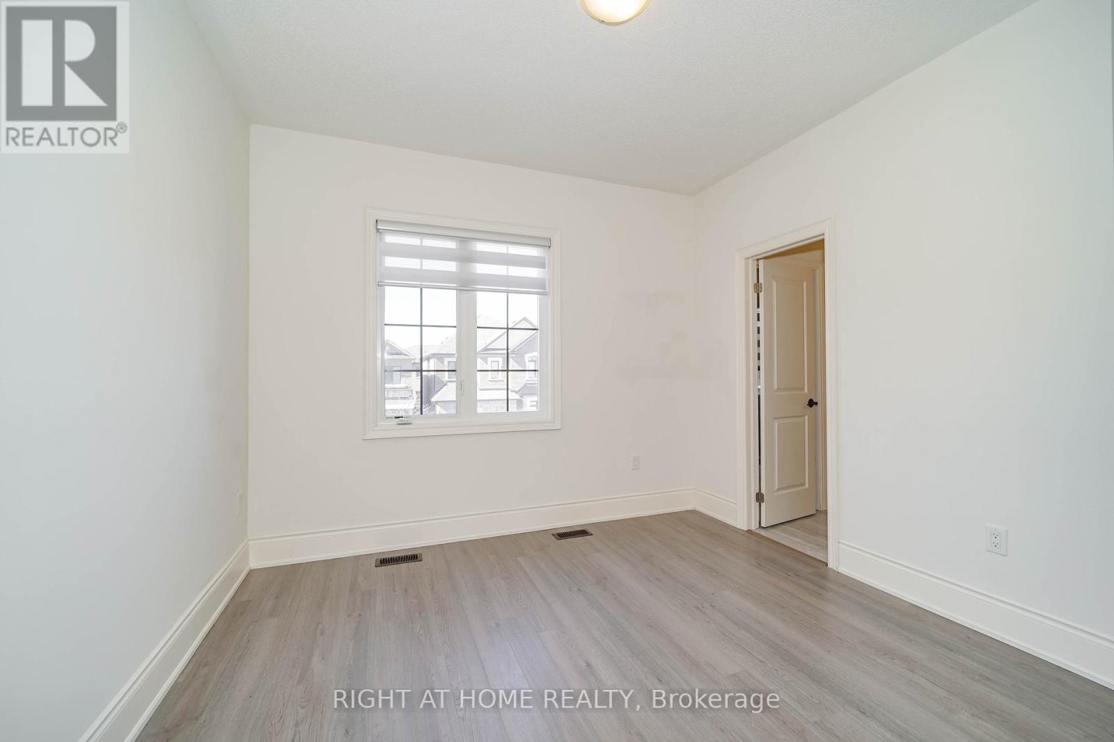 1 Penlea Gate, Brampton, Ontario  L6P 4M7 - Photo 27 - W12361277