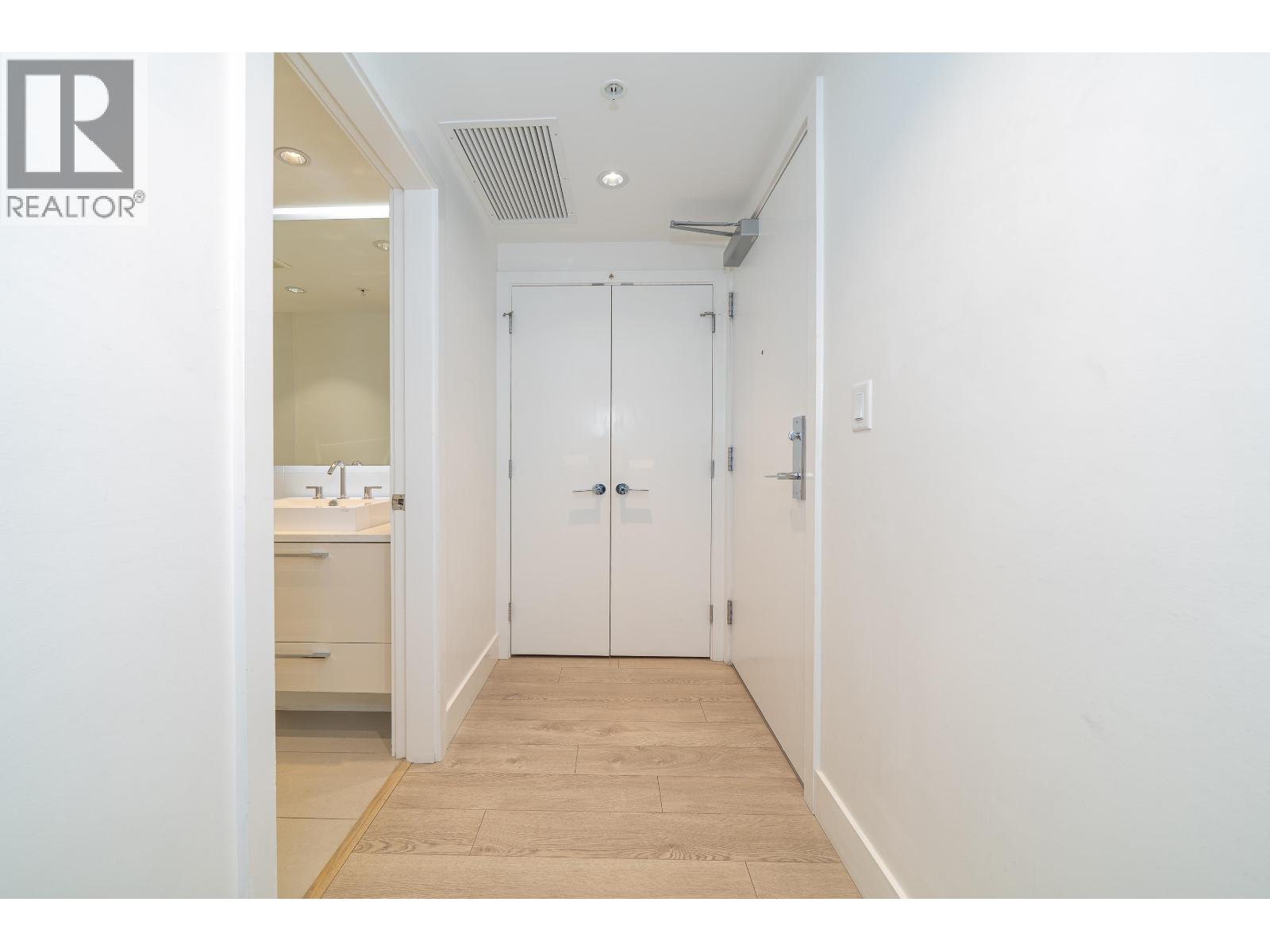 1601 7303 Noble Lane, Burnaby, British Columbia  V3N 0H2 - Photo 3 - R3039186