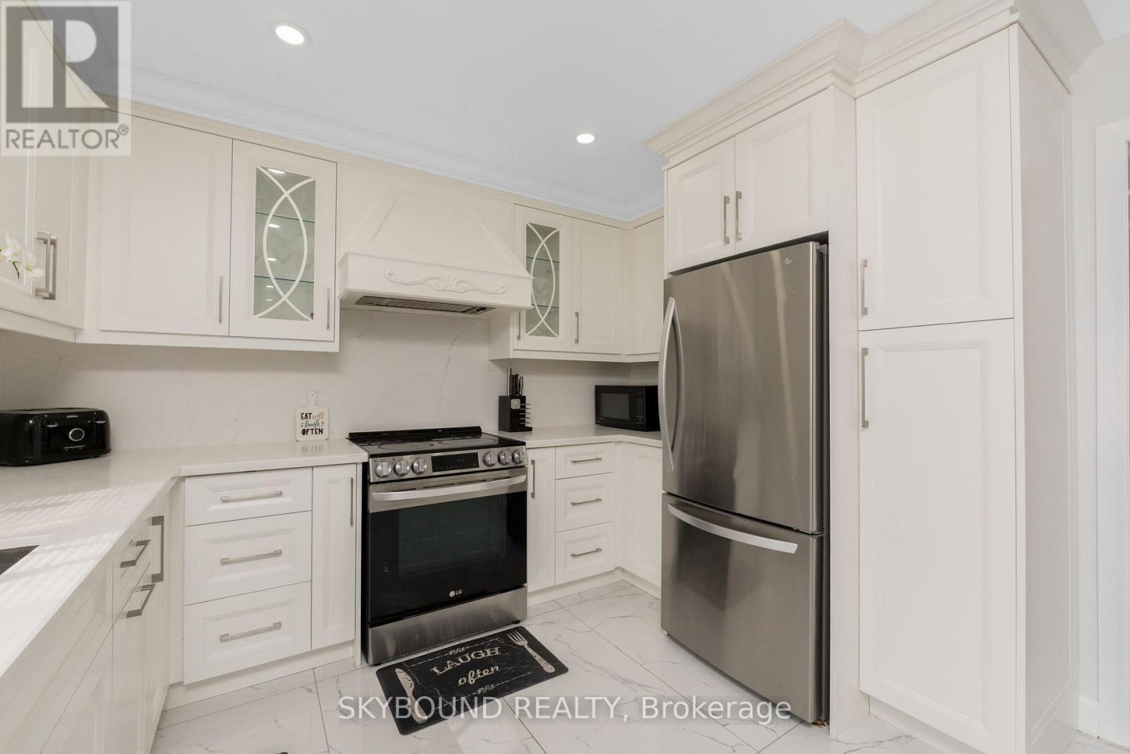 108 Zinnia Place, Vaughan, Ontario  L4L 6G5 - Photo 12 - N12361285