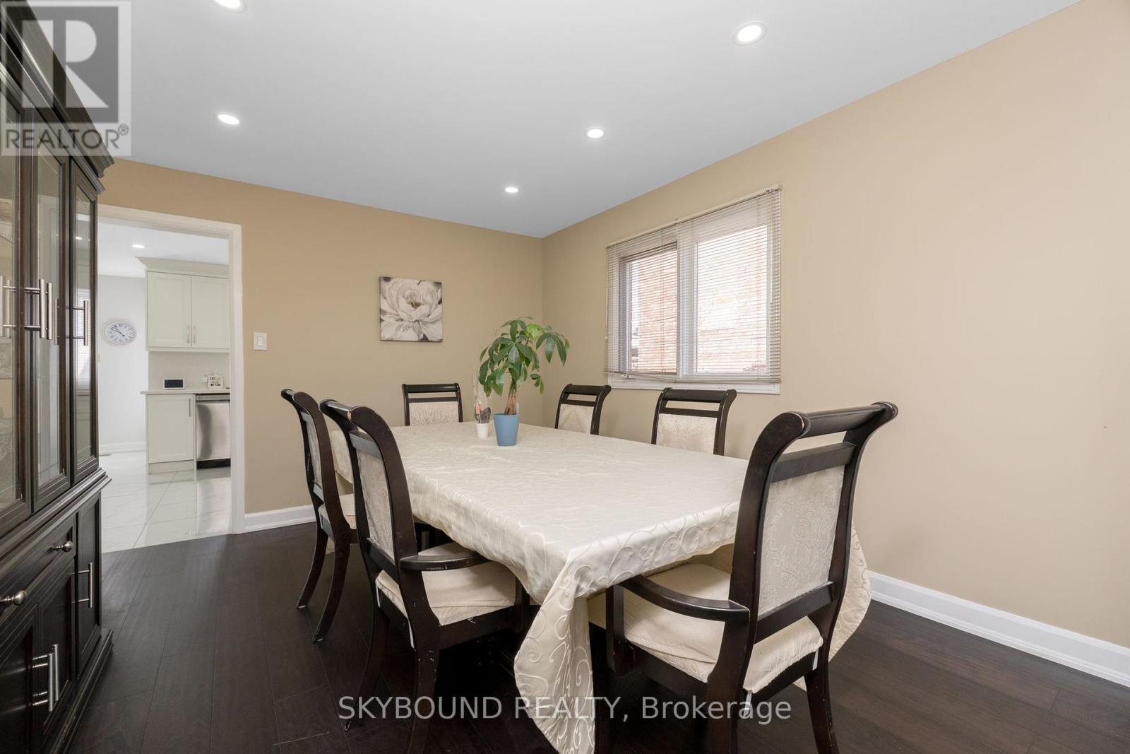 108 Zinnia Place, Vaughan, Ontario  L4L 6G5 - Photo 8 - N12361285
