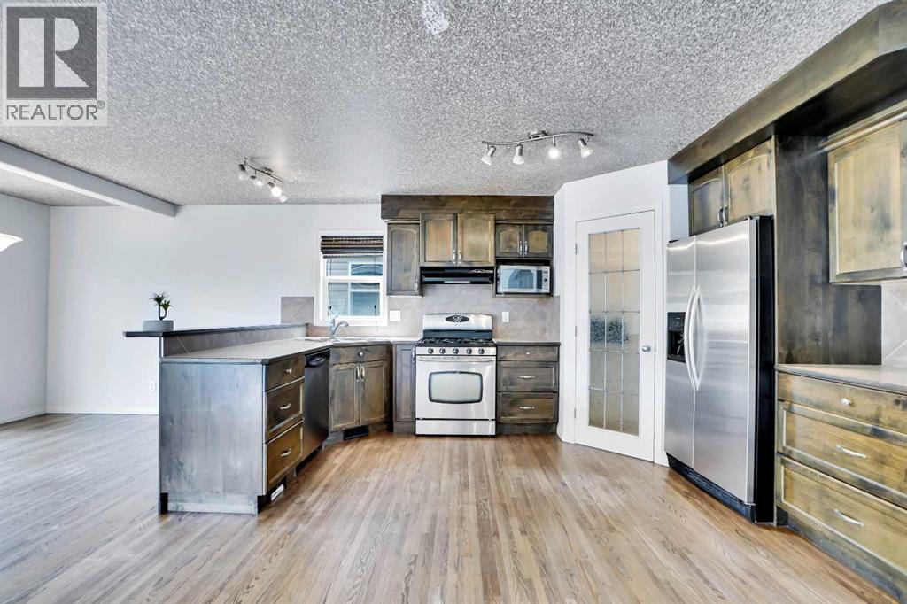 210 Crimson Lane, Chestermere, Alberta  T1X 1S4 - Photo 10 - A2251067