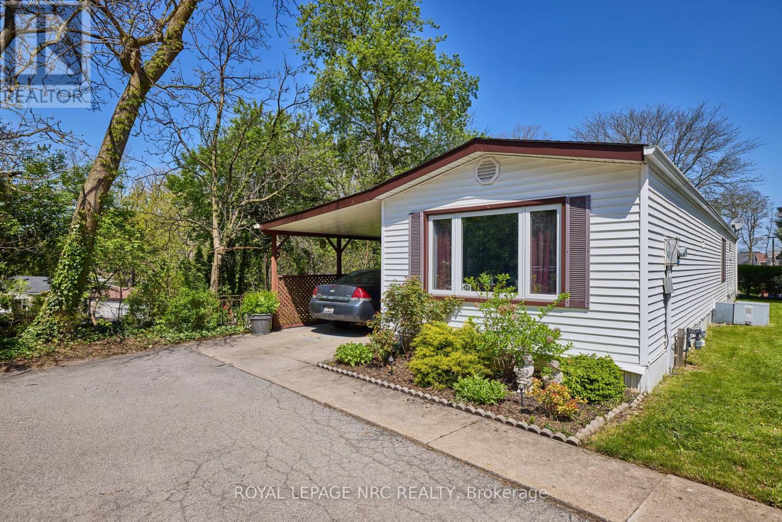 240 - 23 Four Mile Creek Road, Niagara-On-The-Lake, Ontario L0S 1J1 - Photo 3 - X12361307