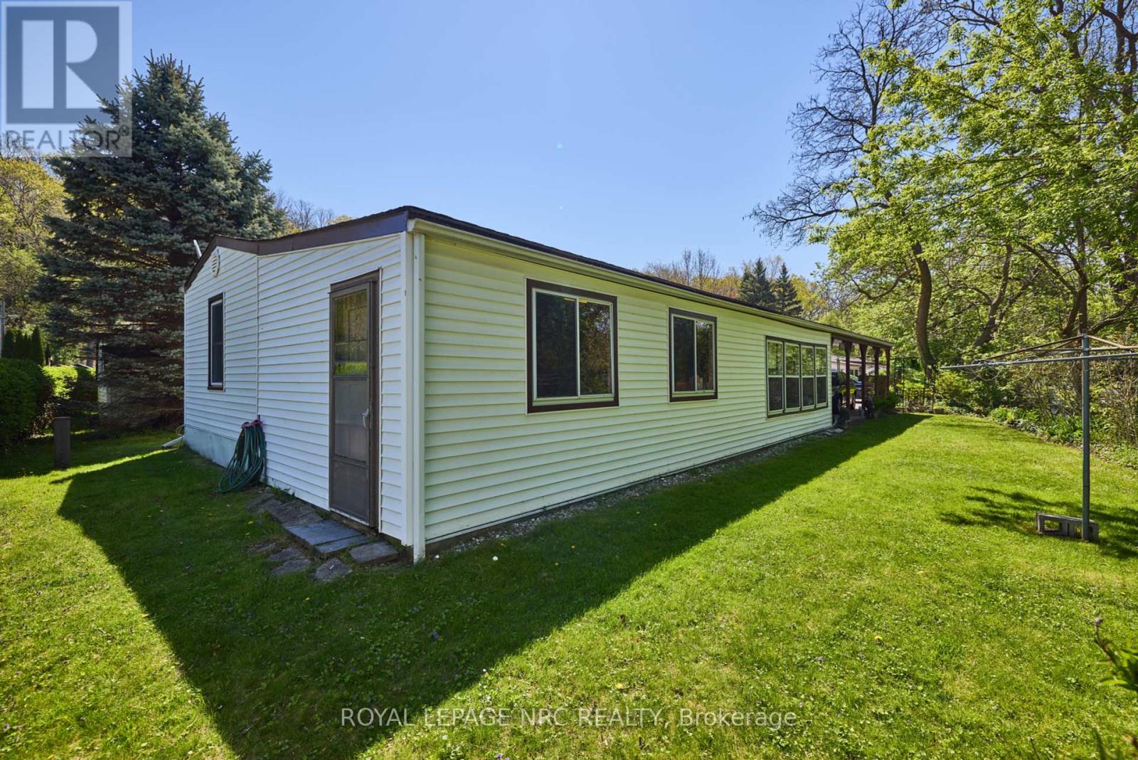 240 - 23 Four Mile Creek Road, Niagara-On-The-Lake, Ontario L0S 1J1 - Photo 36 - X12361307