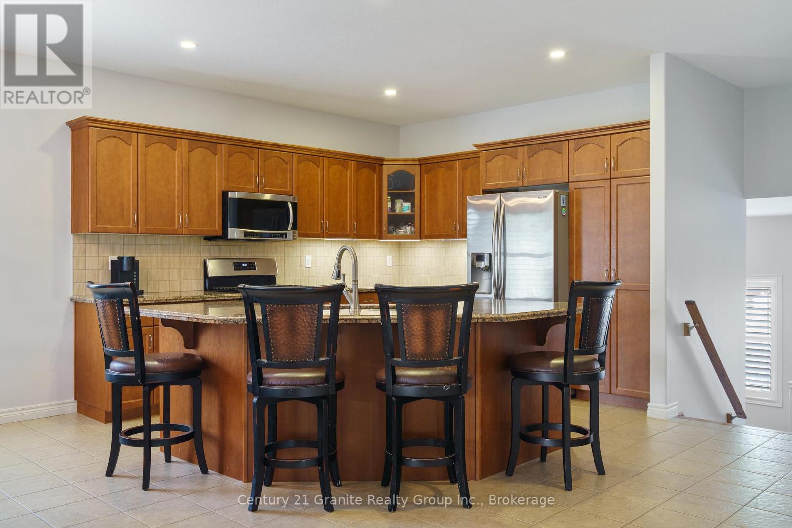 66 Magnificent Way, Hamilton, Ontario  L0R 1C0 - Photo 10 - X12361302