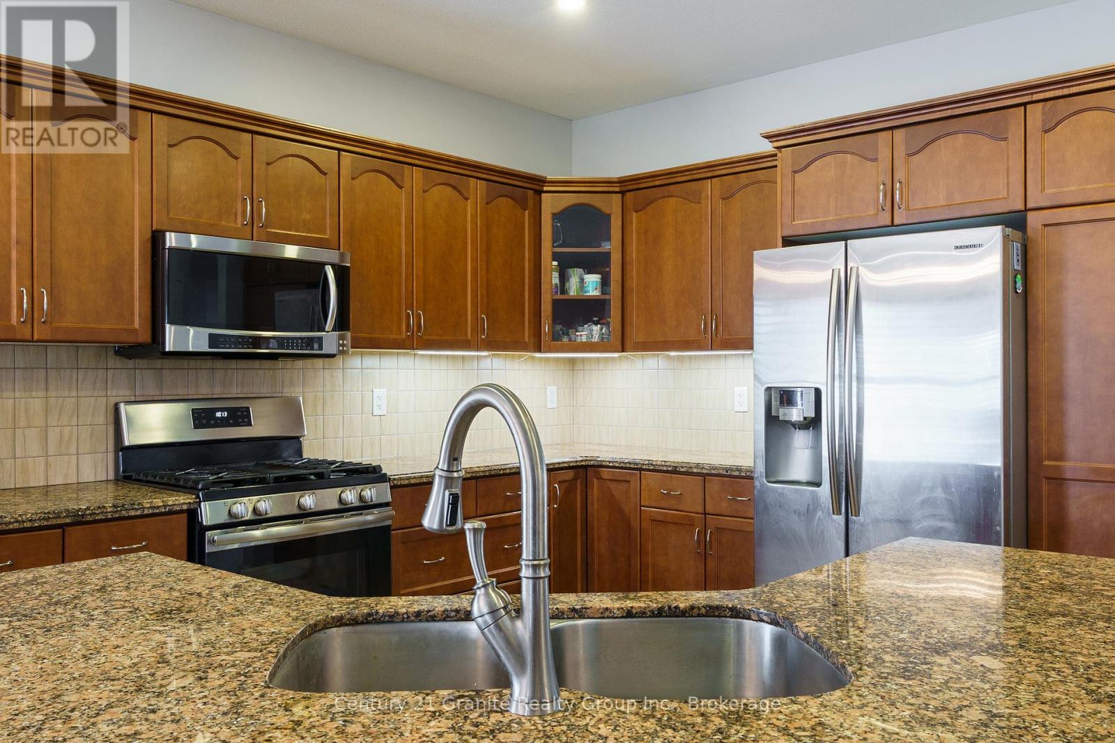 66 Magnificent Way, Hamilton, Ontario  L0R 1C0 - Photo 11 - X12361302