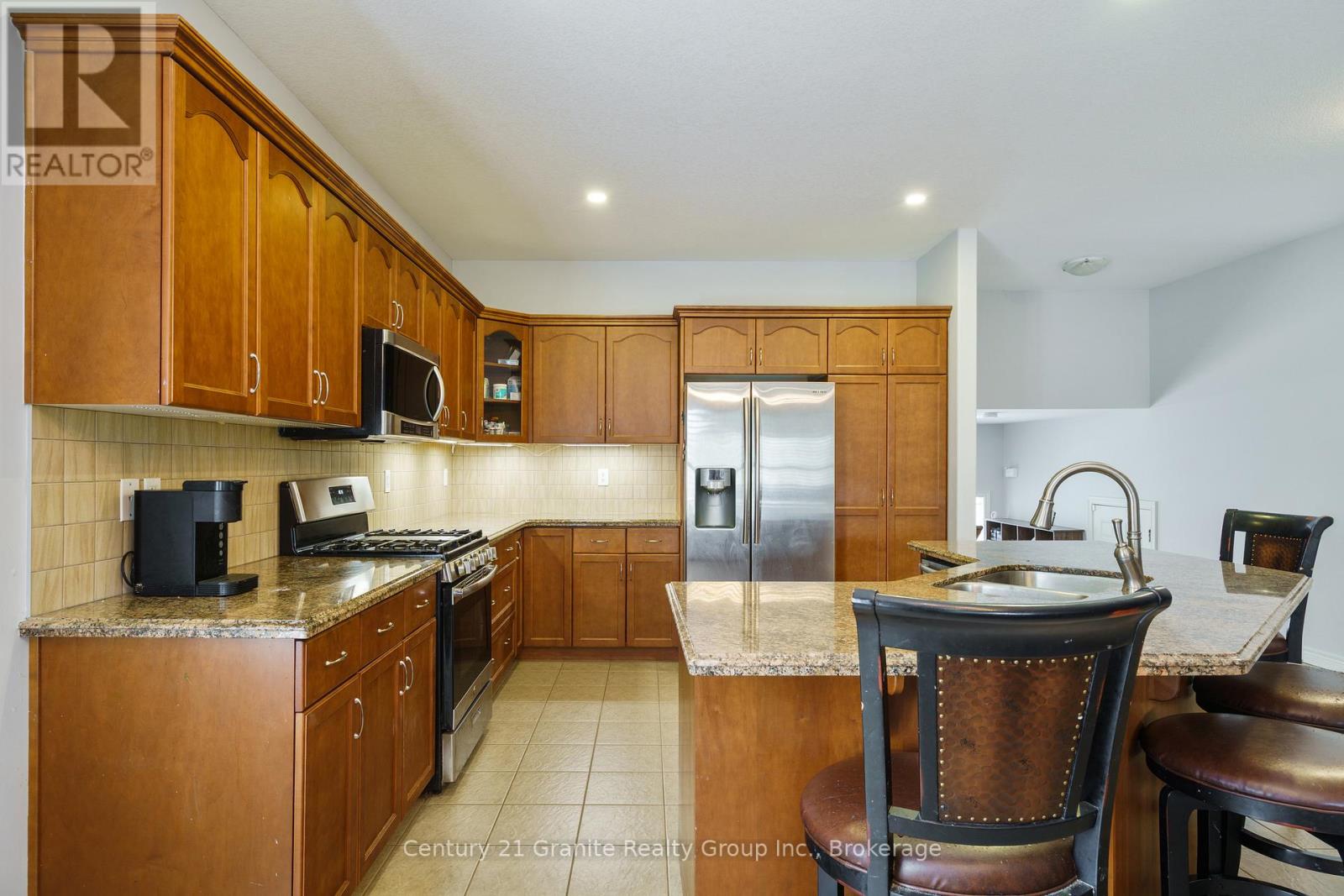 66 Magnificent Way, Hamilton, Ontario  L0R 1C0 - Photo 12 - X12361302