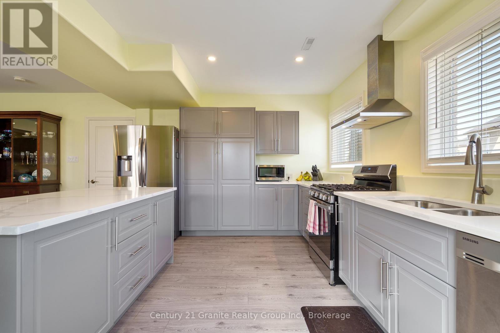 66 Magnificent Way, Hamilton, Ontario  L0R 1C0 - Photo 31 - X12361302