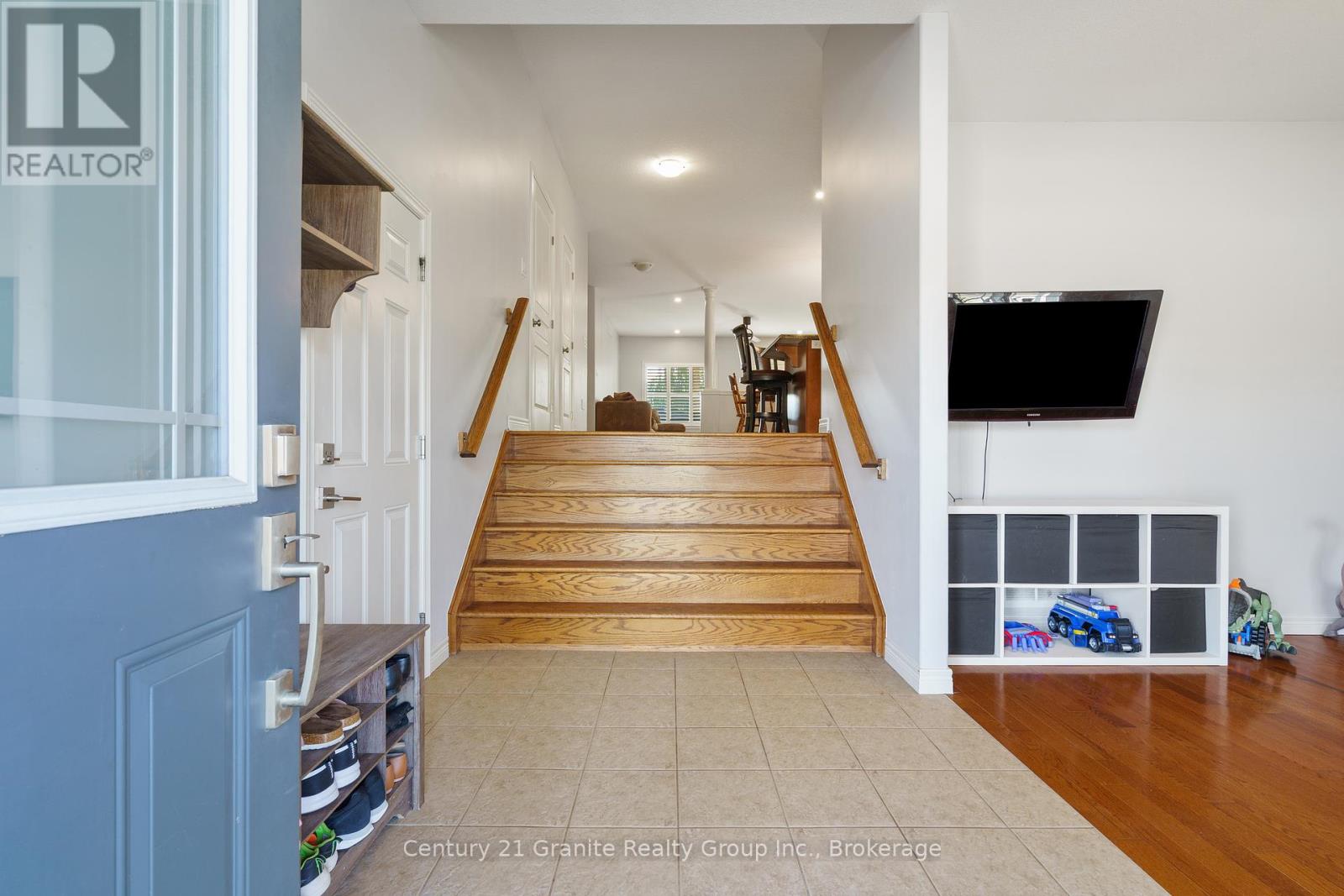 Property at 66 MAGNIFICENT WAY image 5