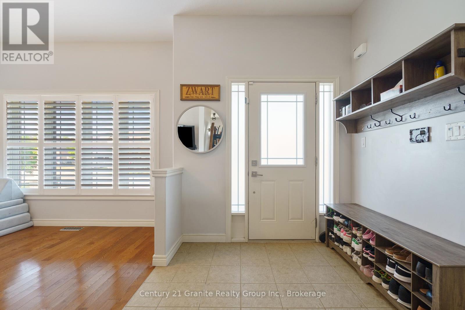 66 Magnificent Way, Hamilton, Ontario  L0R 1C0 - Photo 6 - X12361302