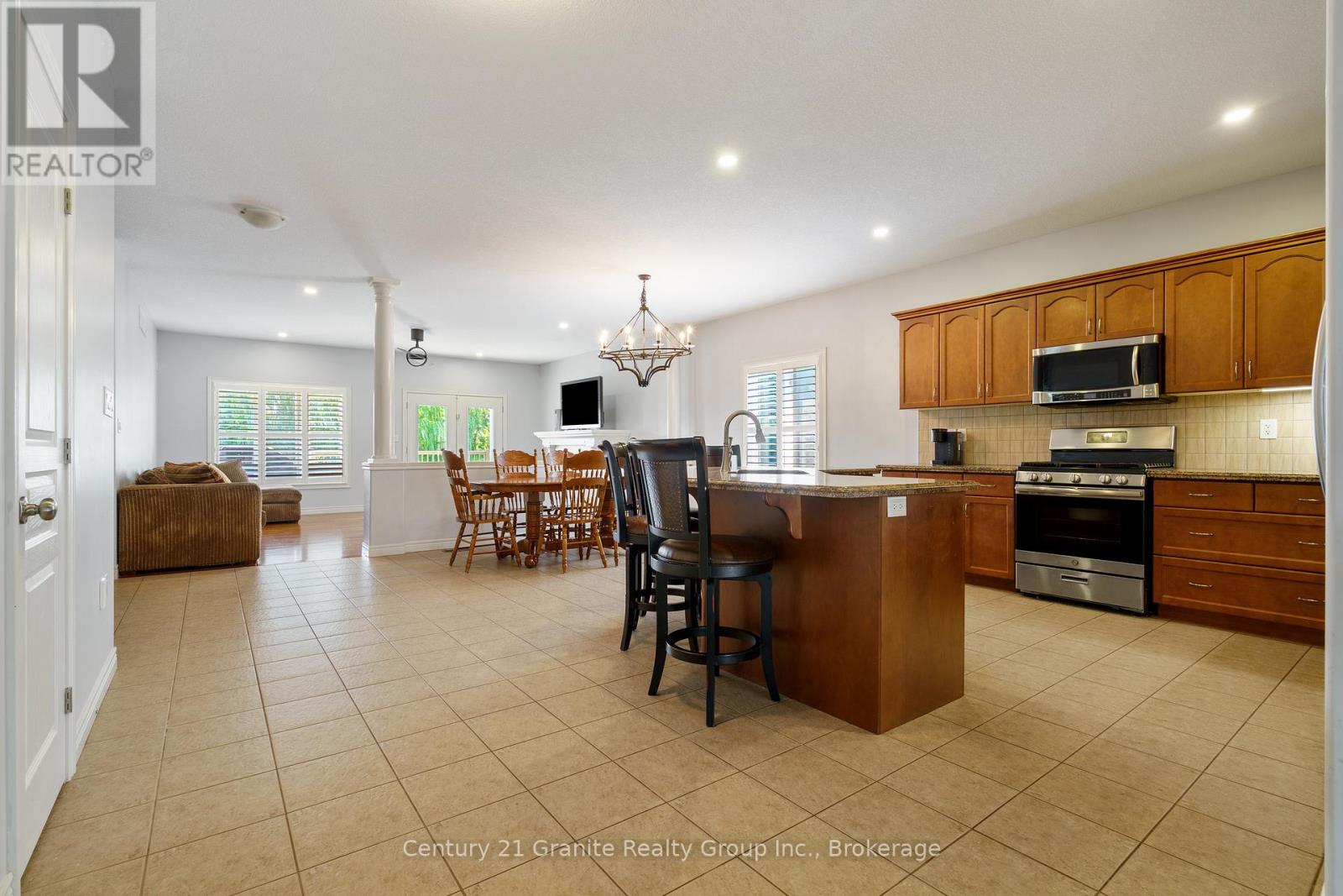 66 Magnificent Way, Hamilton, Ontario  L0R 1C0 - Photo 8 - X12361302