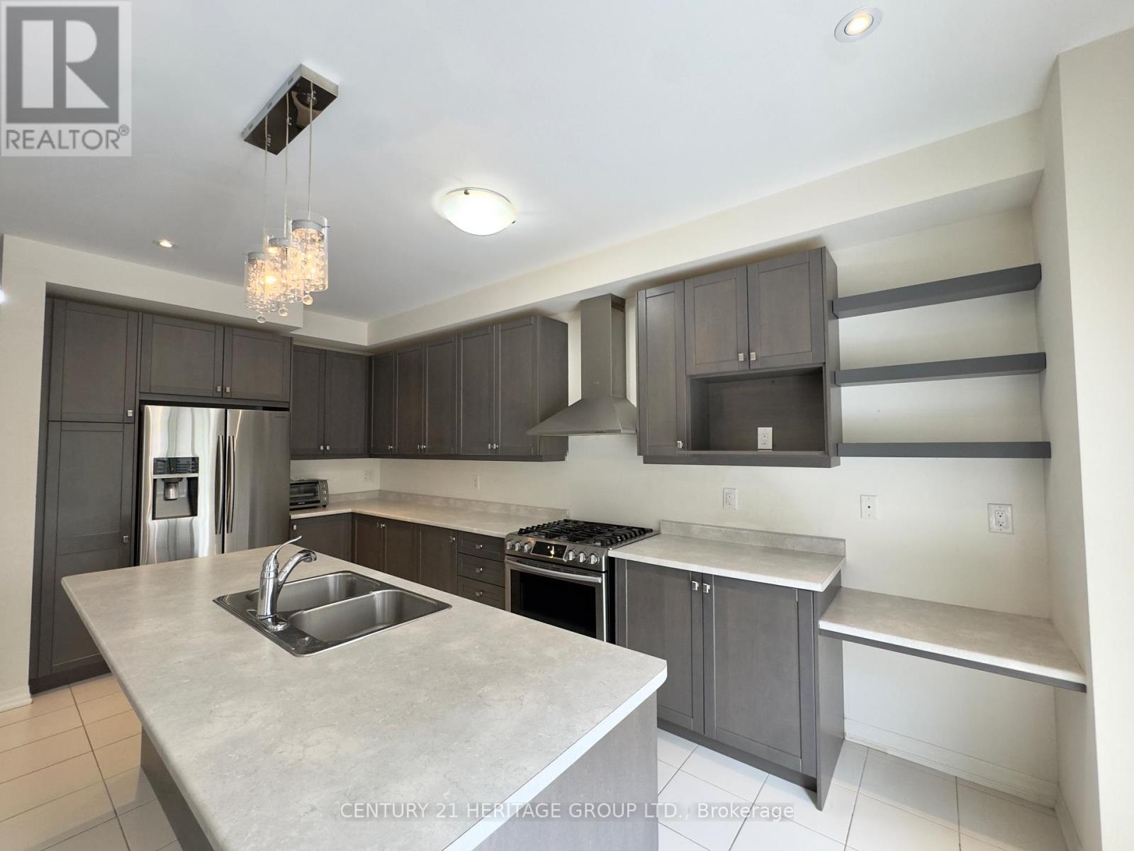 121 Vantage Loop, Newmarket, Ontario  L3X 0K8 - Photo 8 - N12361319
