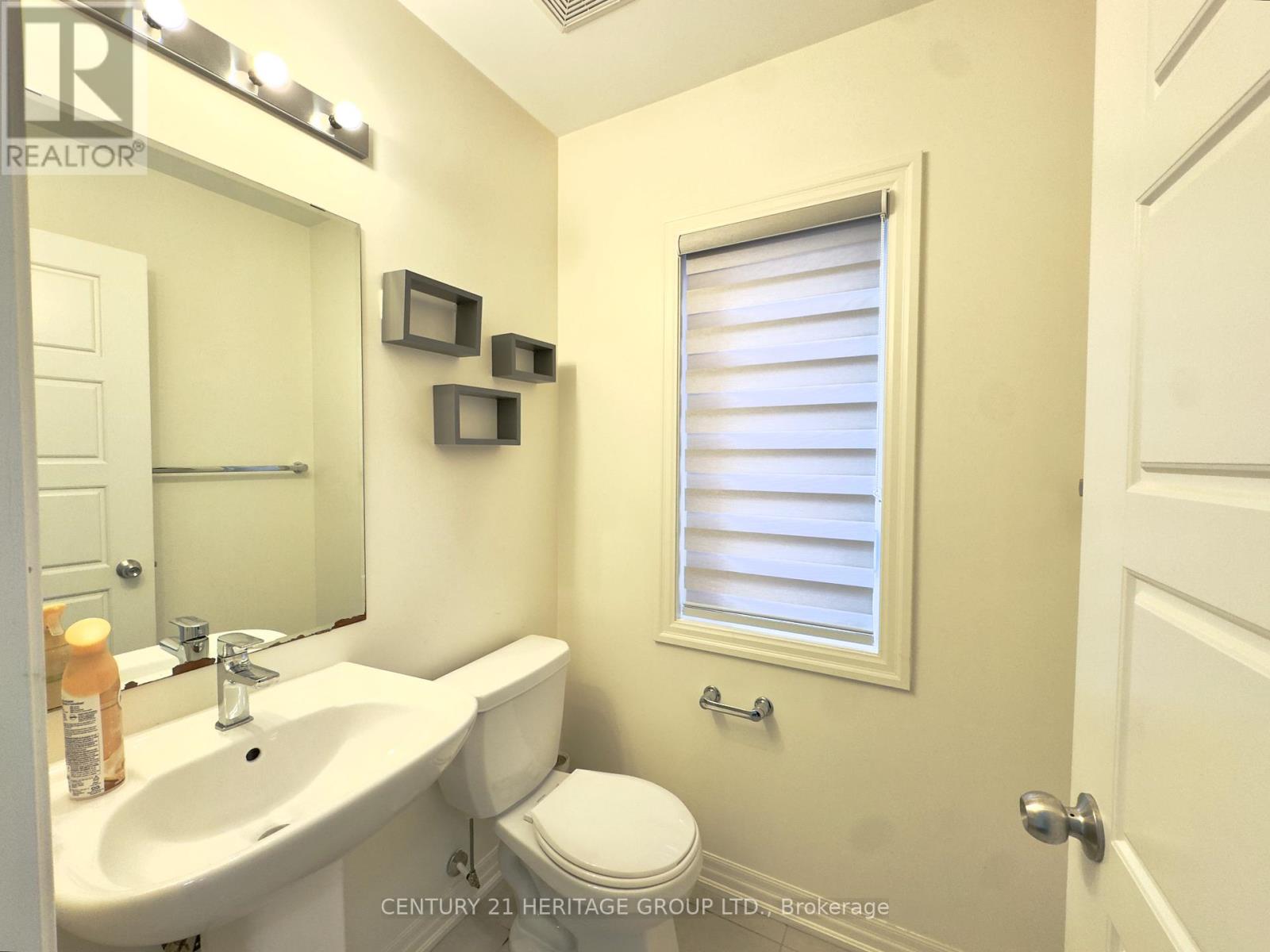 121 Vantage Loop, Newmarket, Ontario  L3X 0K8 - Photo 9 - N12361319