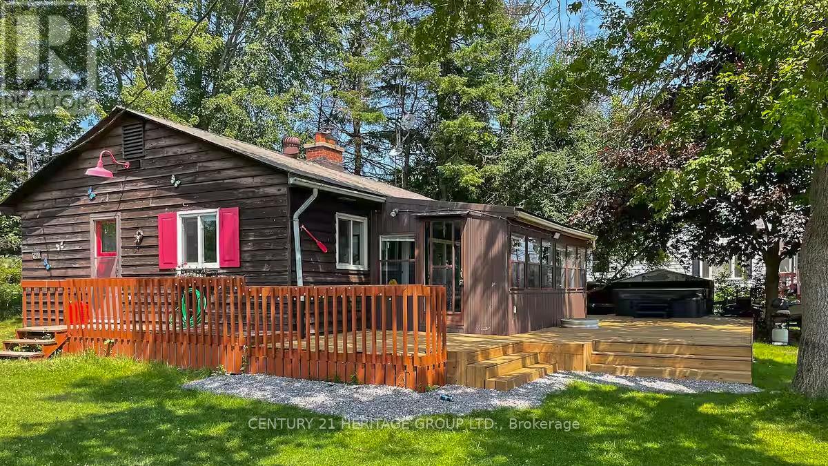1980 Pigeon Lake Road, Kawartha Lakes, Ontario  K9V 4R5 - Photo 1 - X12361315