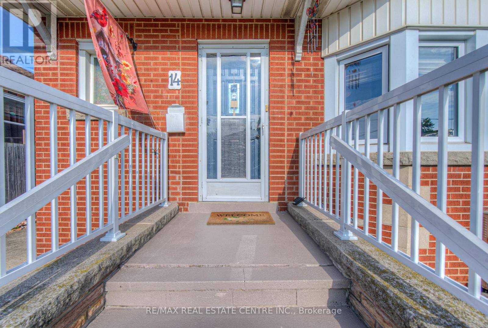 14 Barons Avenue S, Hamilton, Ontario  L8K 2X9 - Photo 7 - X12361018